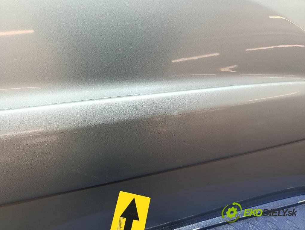 Toyota Rav4 2002 dveře před prave