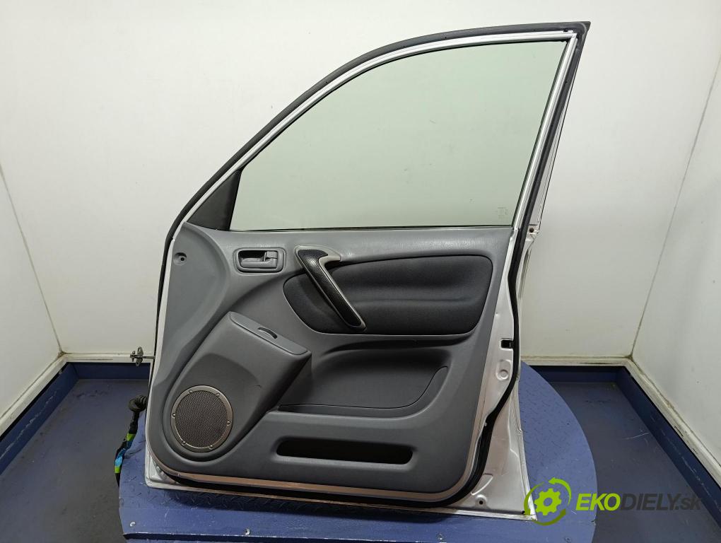 Toyota Rav4 2002 dveře před prave
