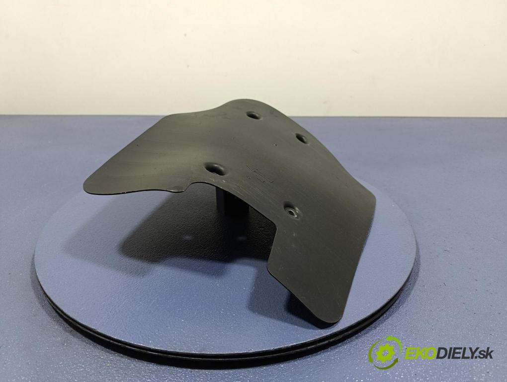 Bmw Seria 7 2019 kryt Plast: podvozek: 6861143