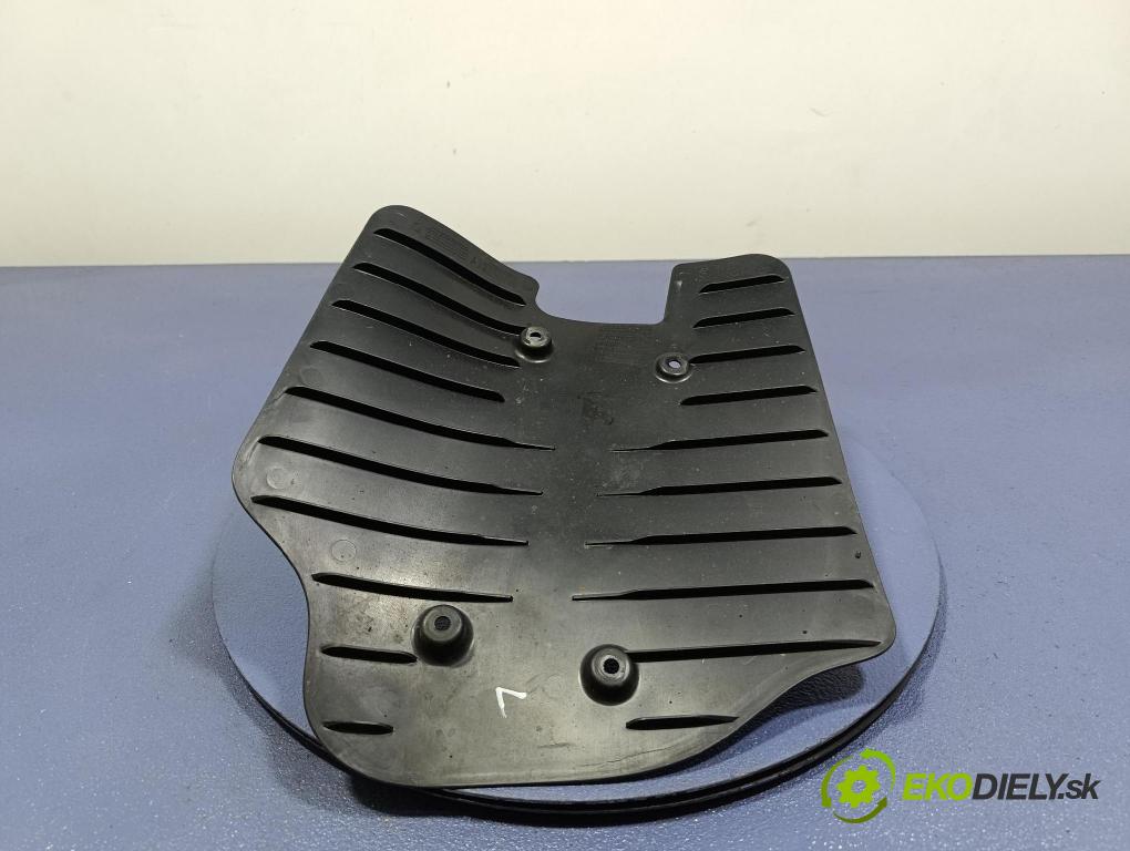 Bmw Seria 7 2019 kryt Plast: podvozek: 6861143