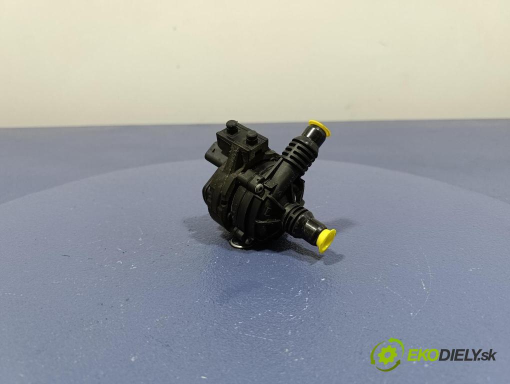 Bmw Seria 7 2019 čerpadlo Voda 6834923