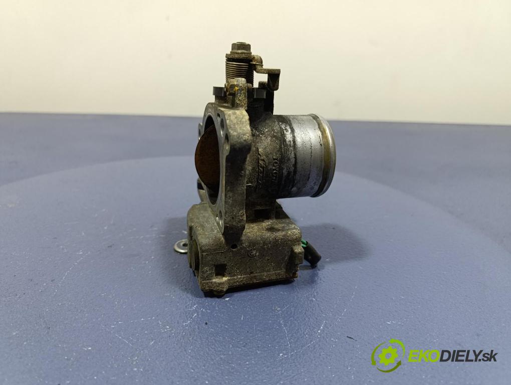 Toyota Rav4 2002 klapka 89672-21020