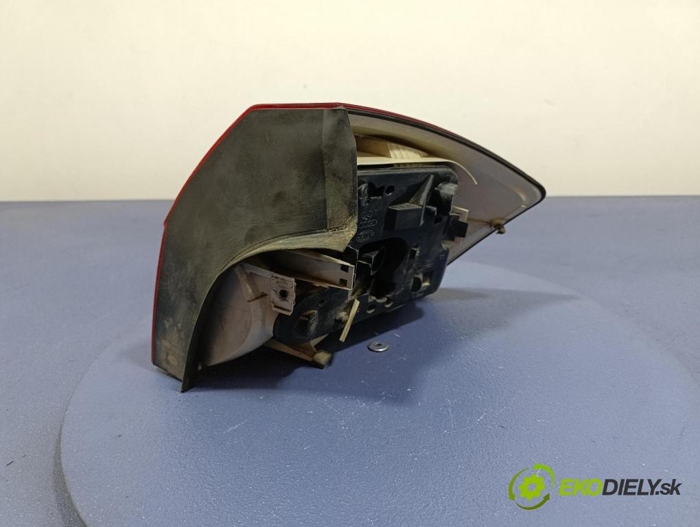 Audi A4 2001 světlo Zad: levá Mimo: 153929