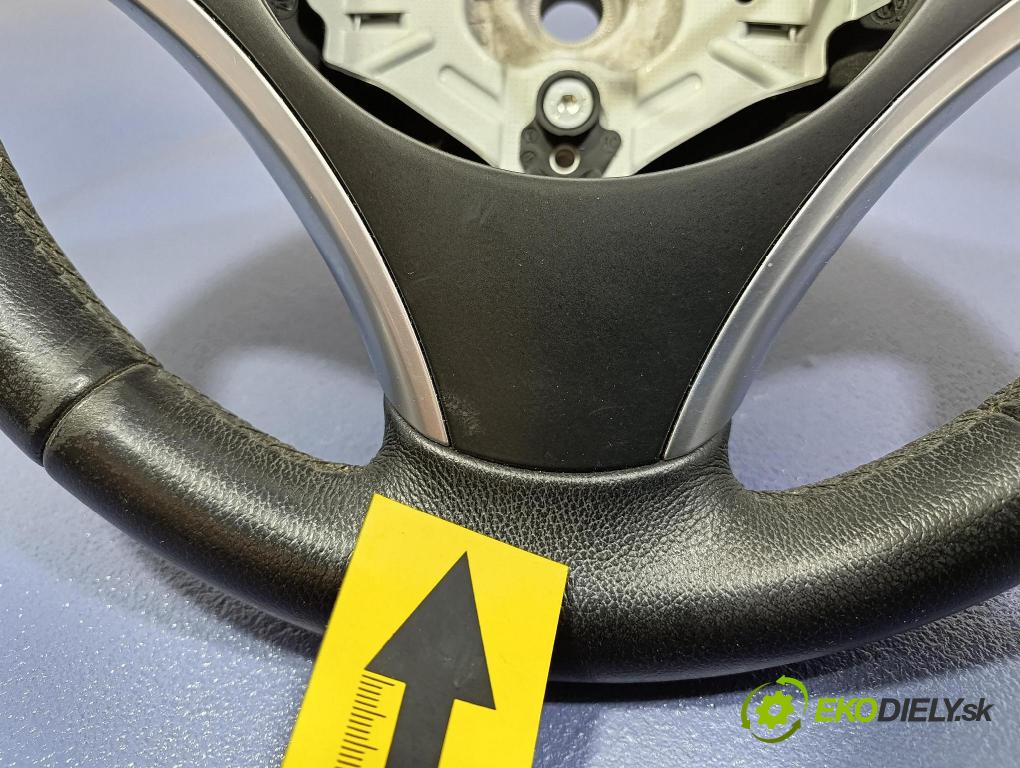 Bmw Seria 3 2011 volant 6795574