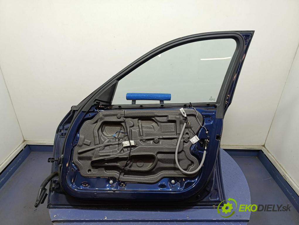 Bmw Seria 3 2011 dveře před prave 
