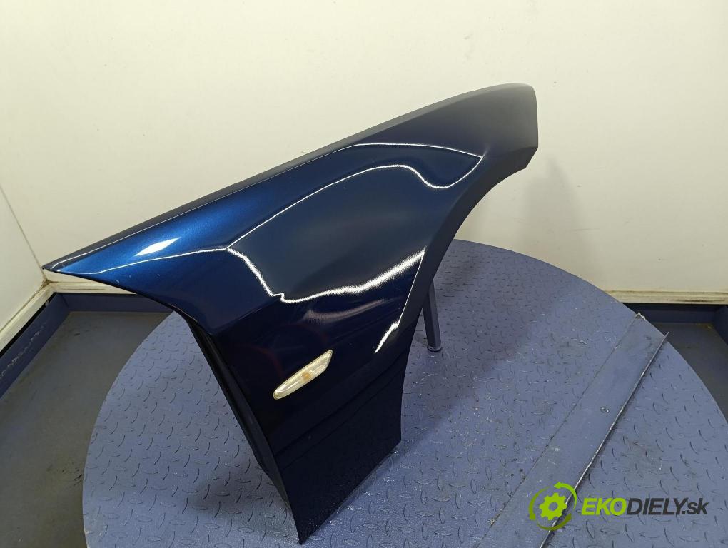 Bmw Seria 3 2011 blatník Predné v pravo: