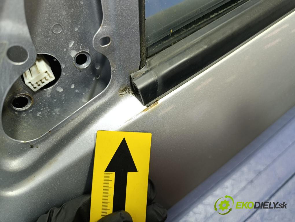 Mitsubishi Outlander 2007 dvere Predné Vľavo: