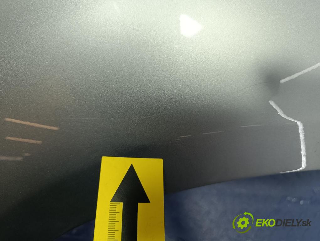 Mitsubishi Outlander 2007 blatník Predné v pravo: