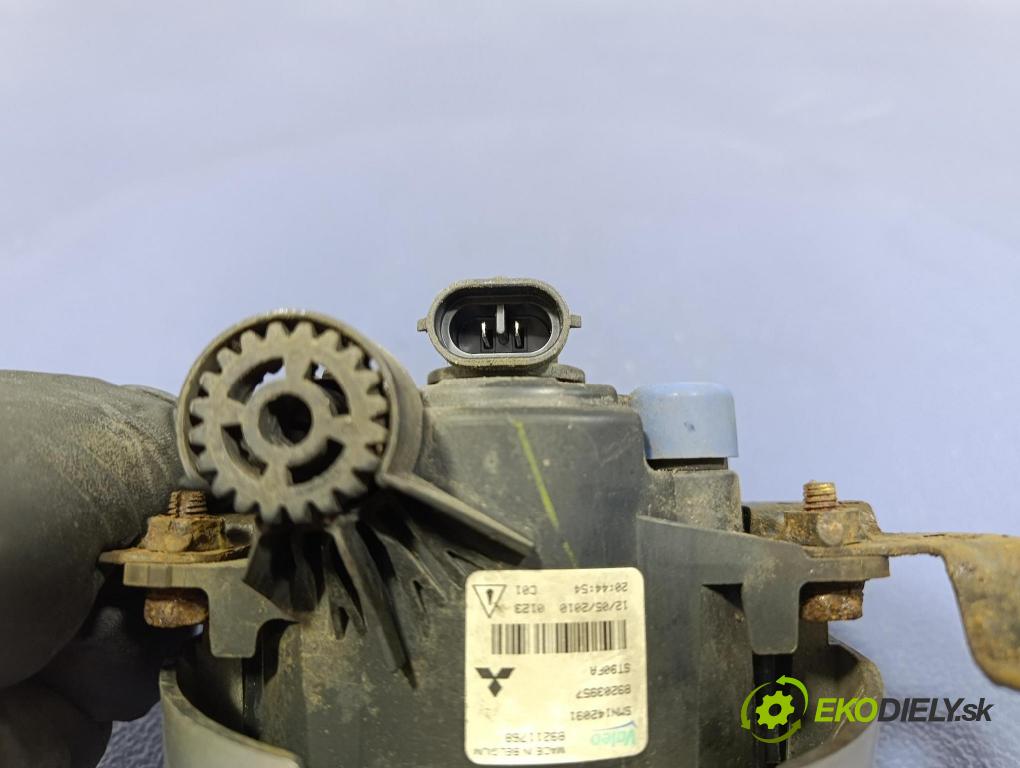 Mitsubishi Outlander 2007 Halogen Vľavo: 89203957