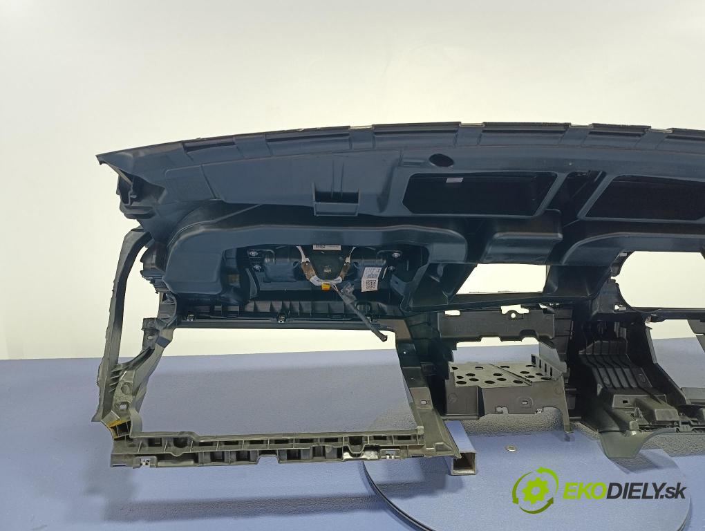 Vw Golf 2018 kokpit,pristrojová doska 5G1857181A