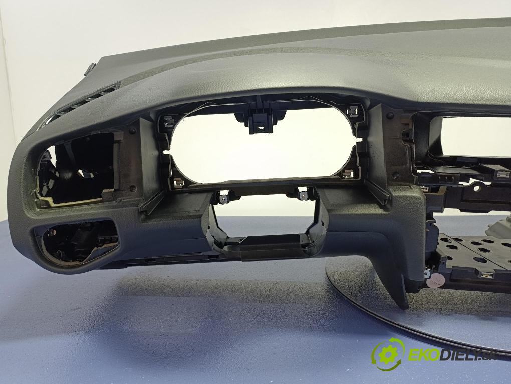 Vw Golf 2018 kokpit,pristrojová doska 5G1857181A