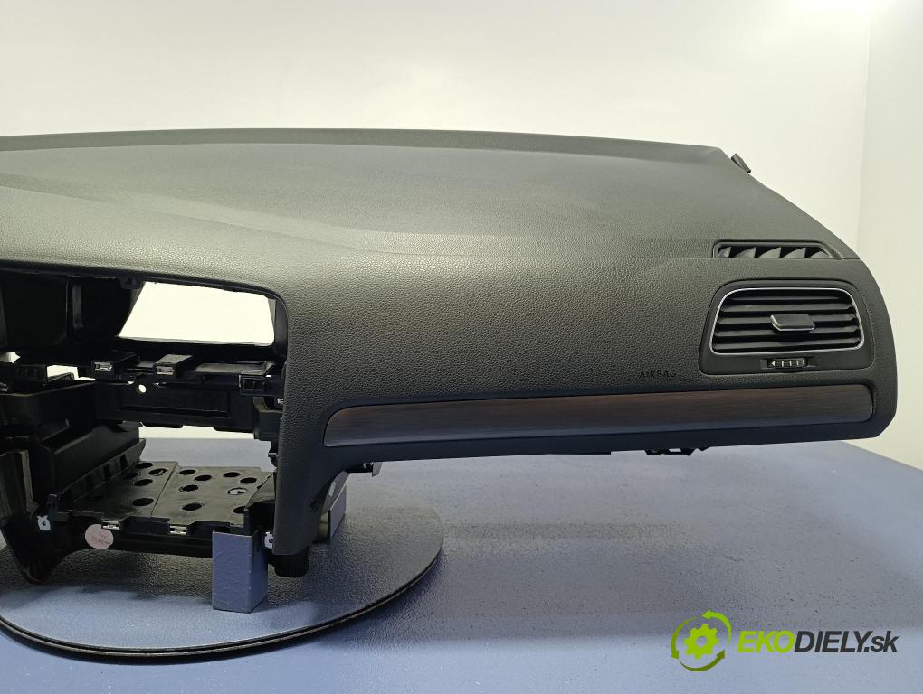 Vw Golf 2018 kokpit,pristrojová doska 5G1857181A