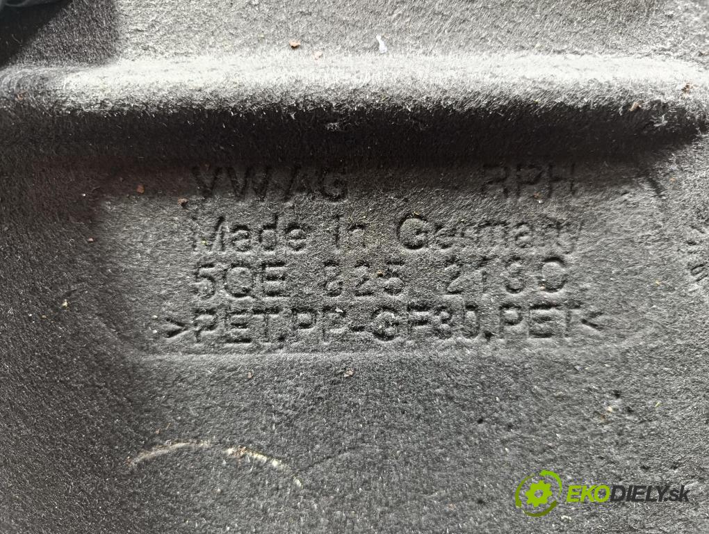 Vw Golf 2018 kryt Plast: podvozek: 5QE825218C