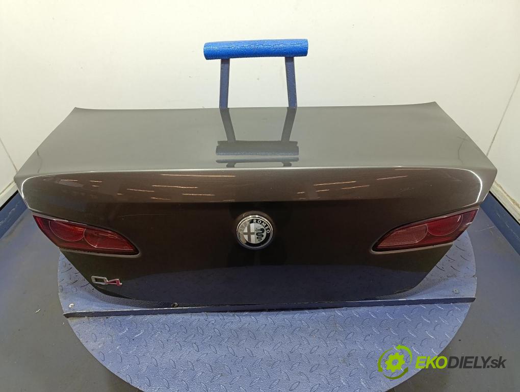 Alfa romeo 159 2007 zadní dveře kufra: kufr