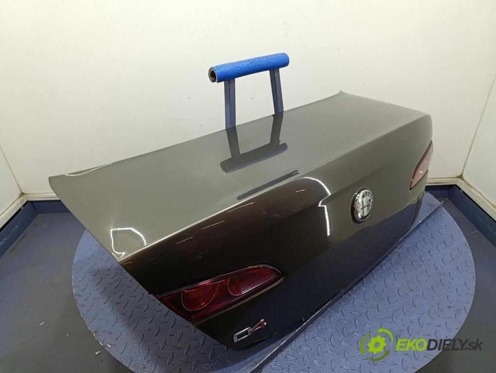 Alfa romeo 159 2007 zadní dveře kufra: kufr