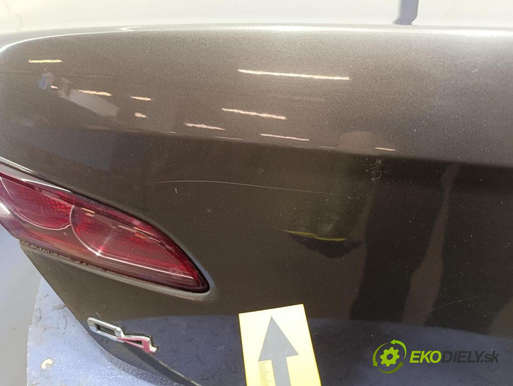Alfa romeo 159 2007 zadní dveře kufra: kufr