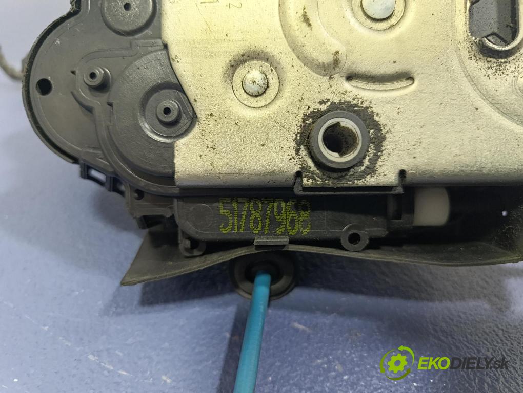 Fiat Croma 2007 zámek dveře před v pravo: 51734934