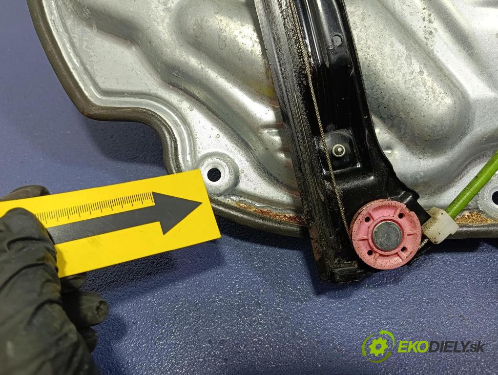 Fiat Croma 2007 mechanismus stahování Sklenka: před v pravo: