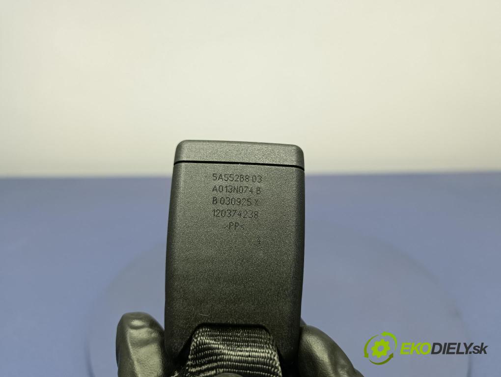 Bmw Seria 5 2025 Pásy Bezpečnost x 5A552B8