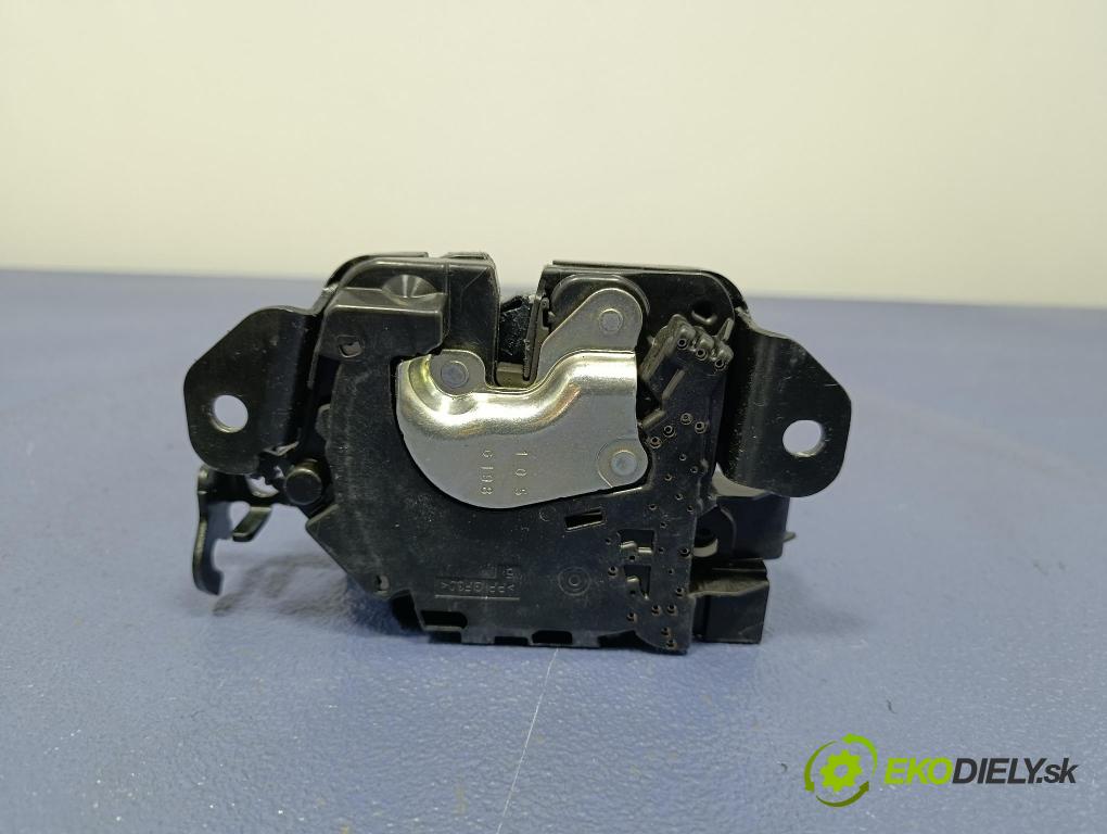 Bmw Seria 5 2025 zámek Klapky: kufr 5B7B6D2