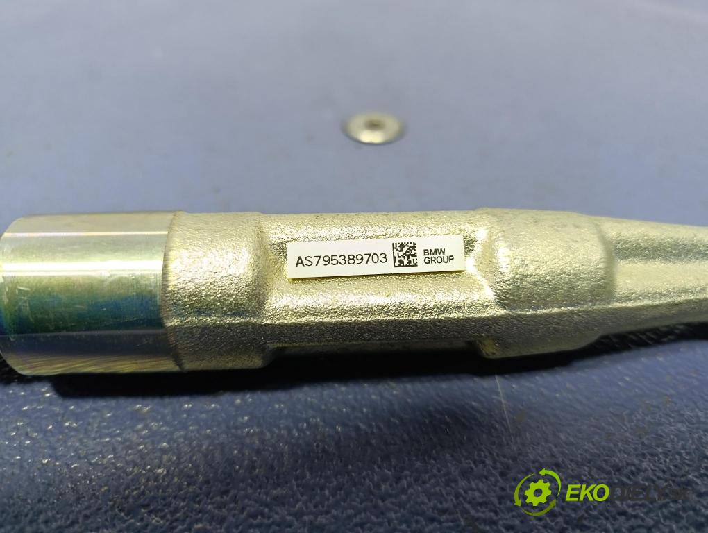 Bmw Seria 5 2025 uchyt Vlečenie: 7953893