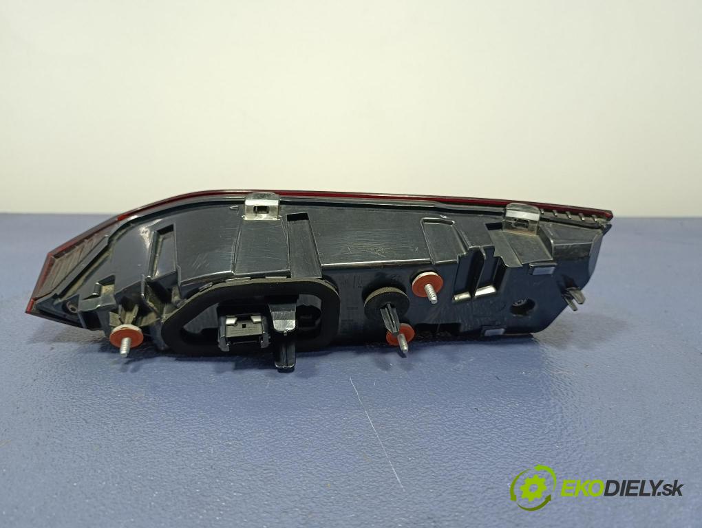 Bmw Seria 5 2025 světlo Zad: levá Uvnitř 8086055