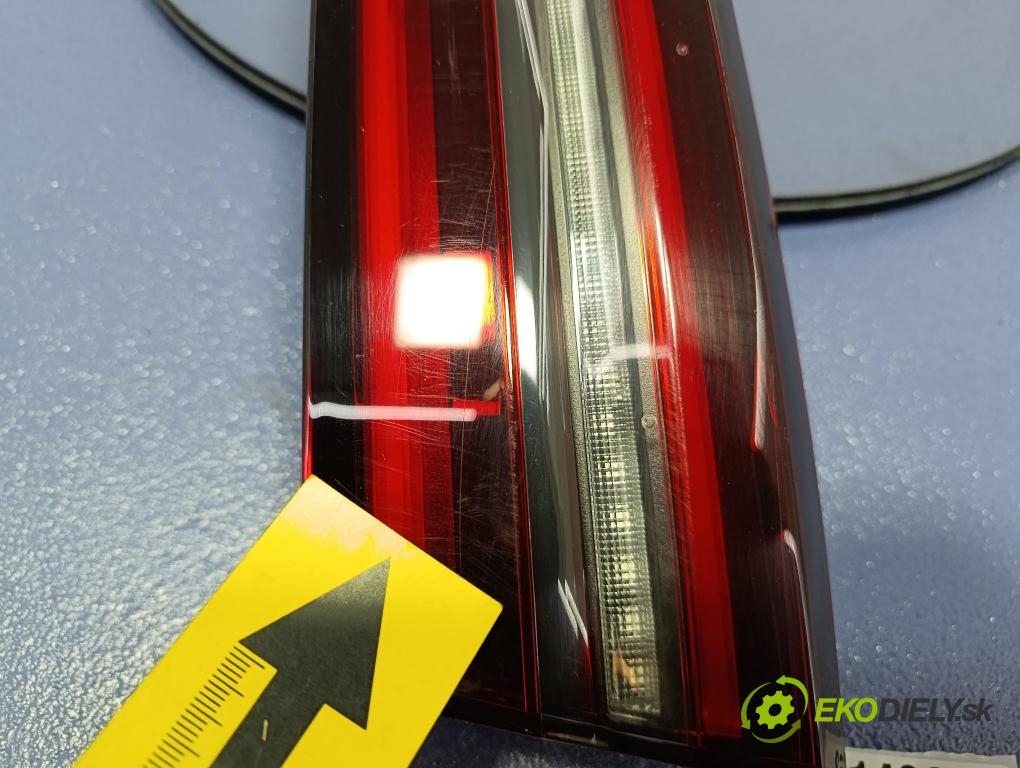 Bmw Seria 5 2025 svetlo / reflektor zad Prava: Vnútri: 8086056