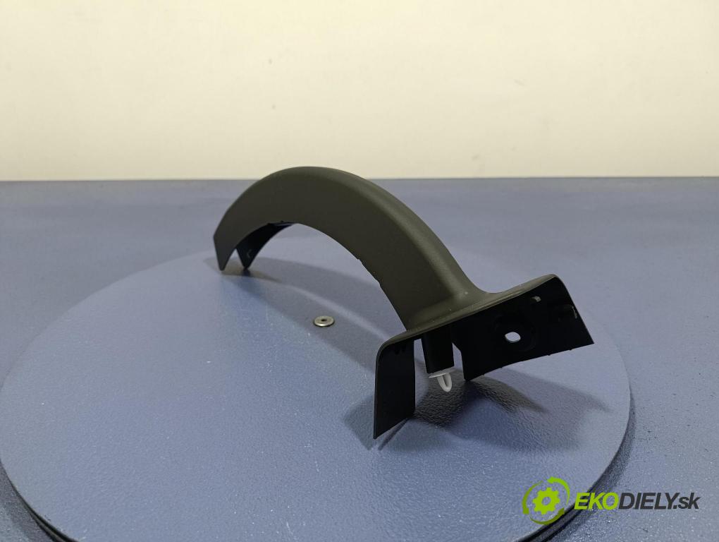 Bmw Seria 5 2025 kryt Plast: Interiéry: 5A01513