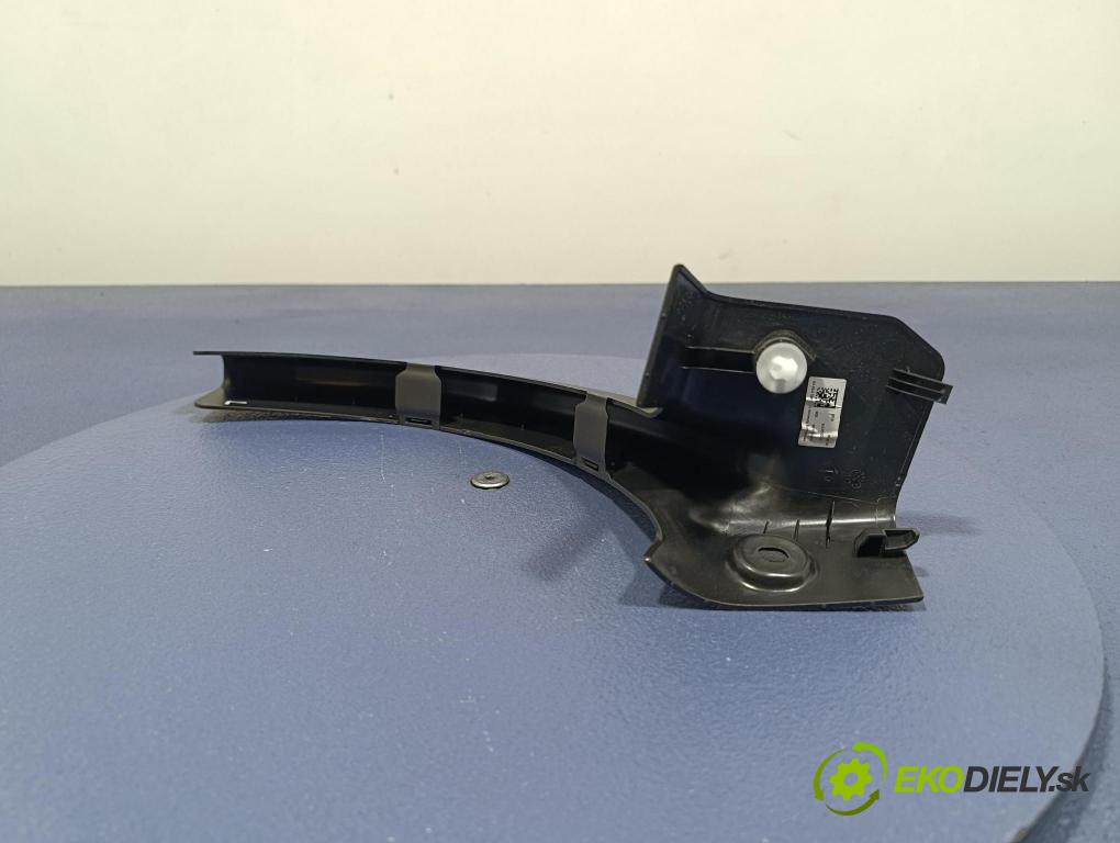 Bmw Seria 5 2025 kryt Plast: Interiéry: 5A01513