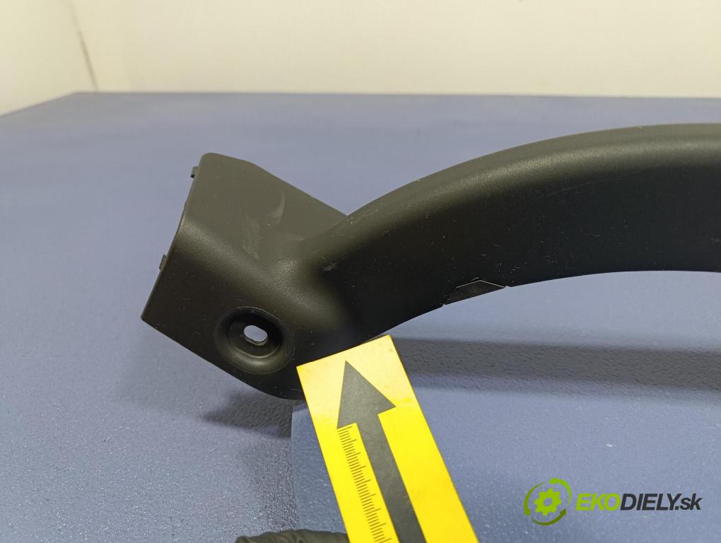 Bmw Seria 5 2025 kryt Plast: Interiéry: 5A01513