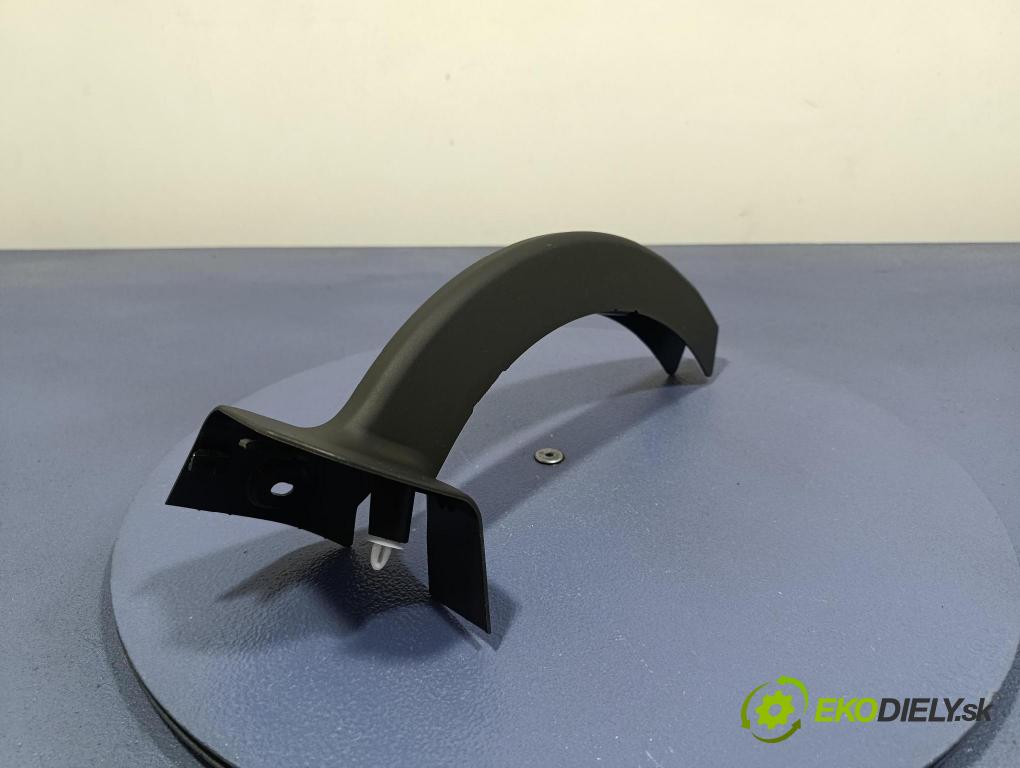 Bmw Seria 5 2025 kryt Plast: Interiéry: 5A01514