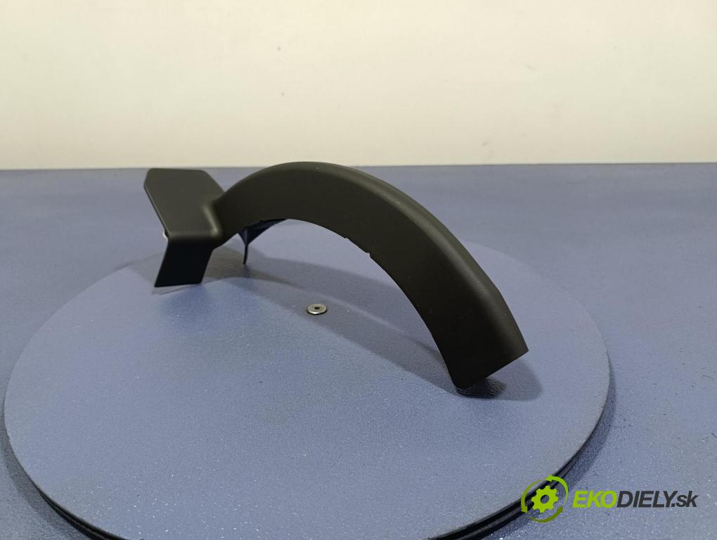 Bmw Seria 5 2025 kryt Plast: Interiéry: 5A01514