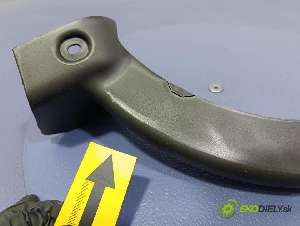 Bmw Seria 5 2025 kryt Plast: Interiéry: 5A01514