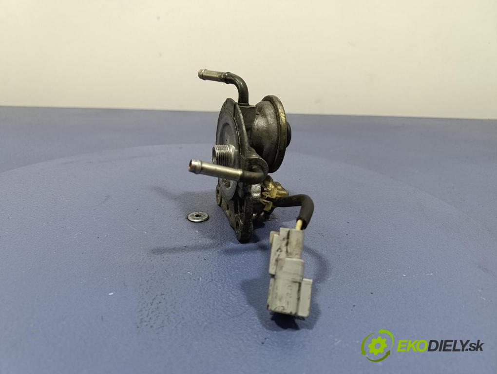 Toyota Avensis 2003 obal Filtre: paliva