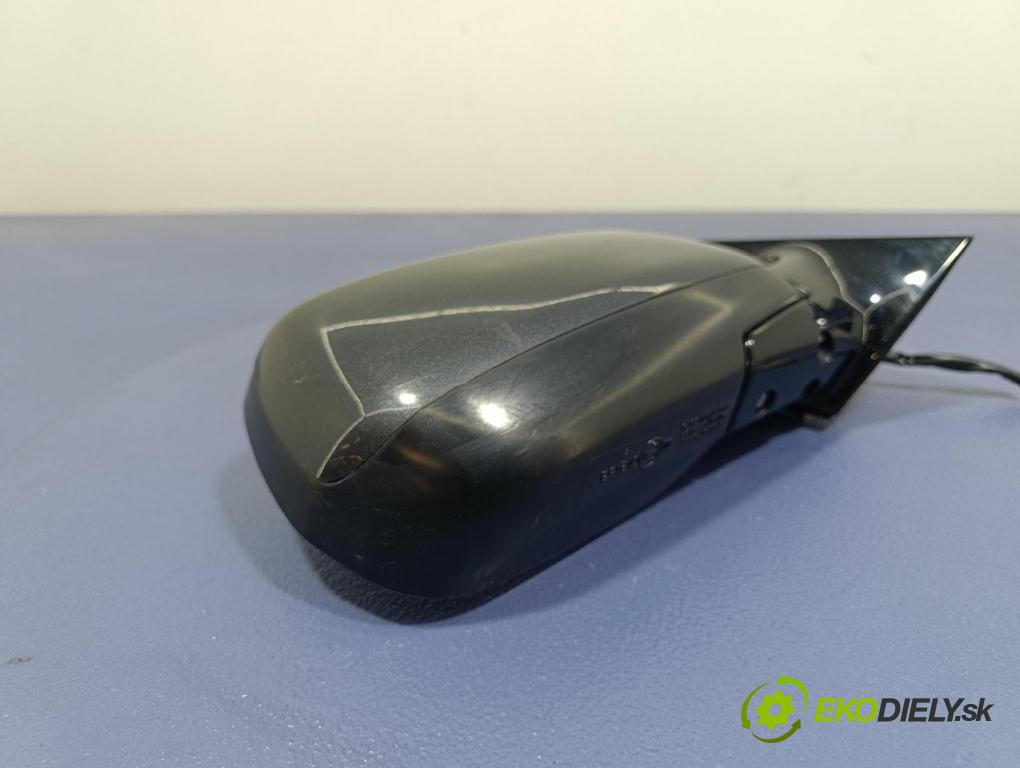 Toyota Avensis 2003 zpětné zrcátko prave