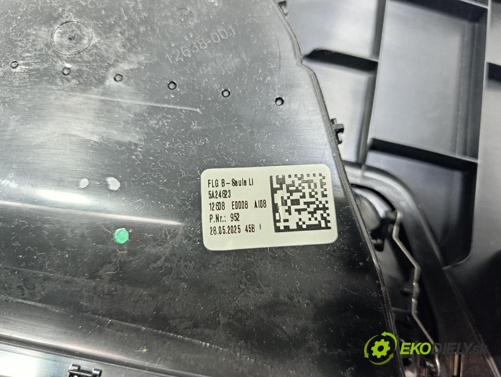 Bmw Seria 5 2025 kryt Plast: Interiéry: 5B31013