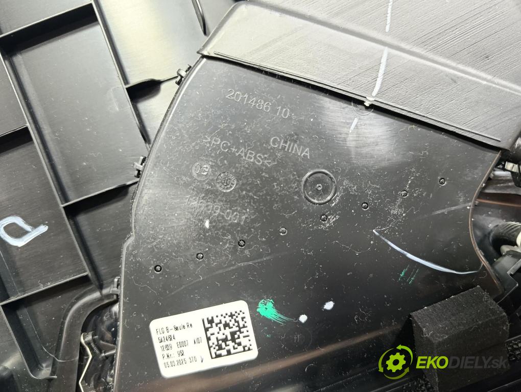 Bmw Seria 5 2025 kryt Plast: Interiéry: 5B31014
