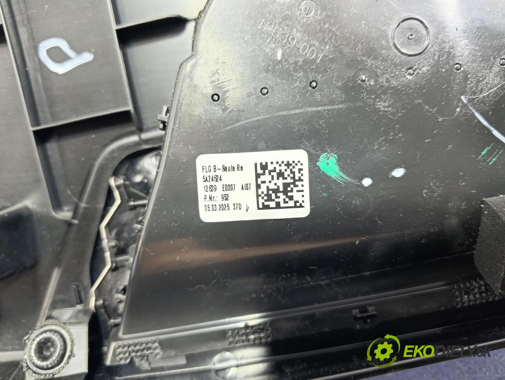 Bmw Seria 5 2025 kryt Plast: Interiéry: 5B31014