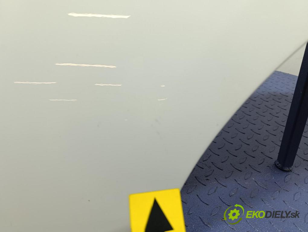 Bmw Seria 1 0 blatnik před v pravo: