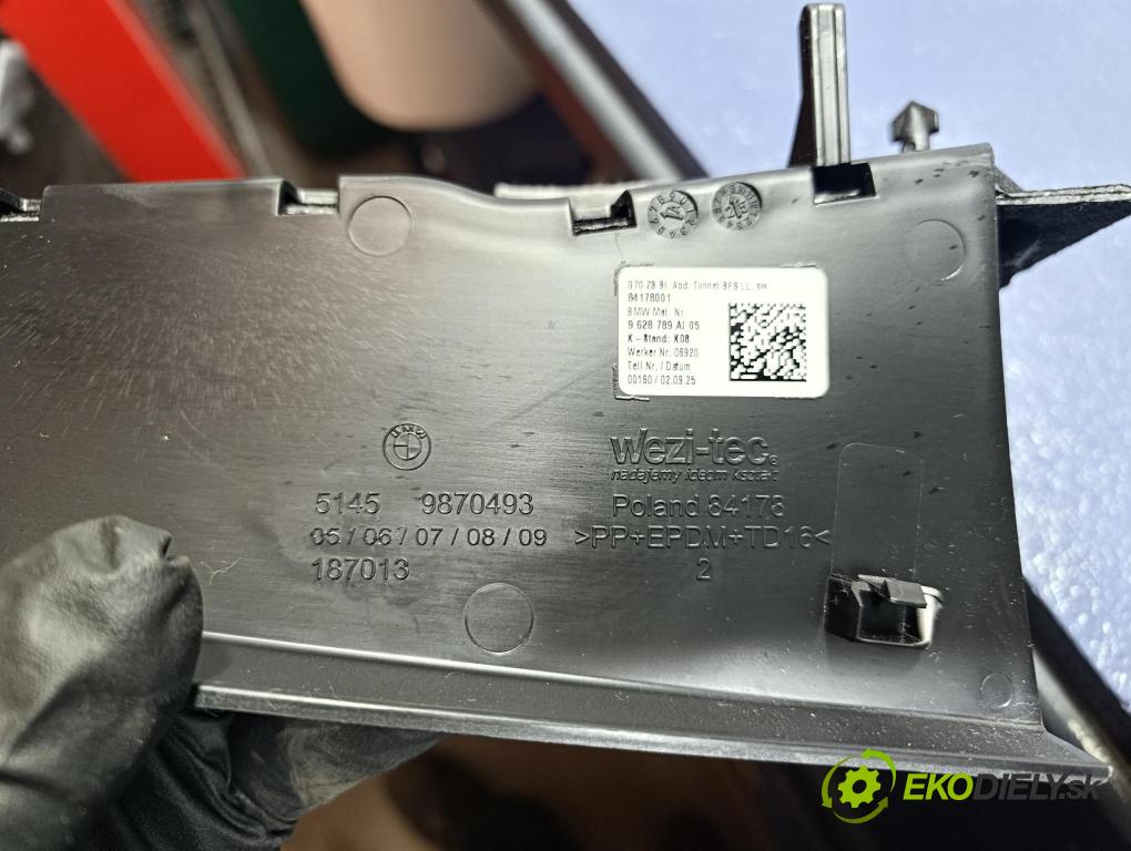 Bmw Seria 5 2025 kryt Plast: Interiéry: 9870545