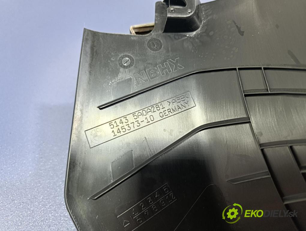 Bmw Seria 5 2025 kryt Plast: Interiéry: 5A36B97