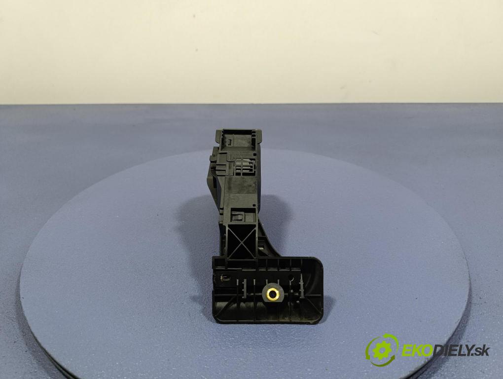 Bmw Seria 5 2025 pedal Plyn: 6889825