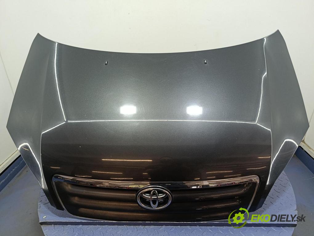 Toyota Avensis verso 2003 kapota přední: