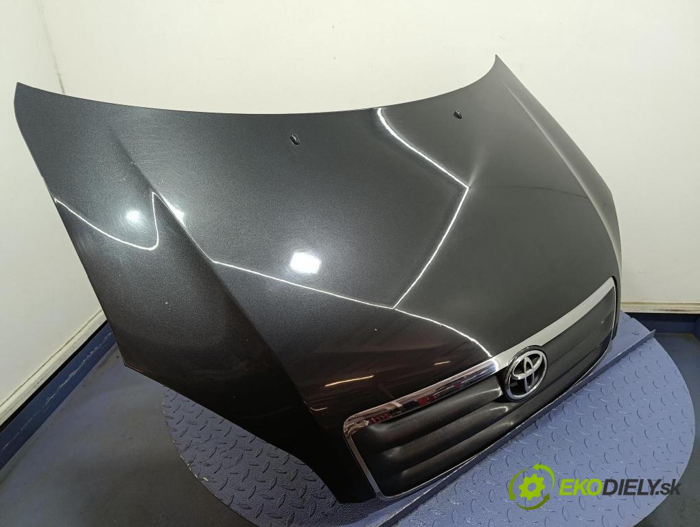 Toyota Avensis verso 2003 kapota přední: