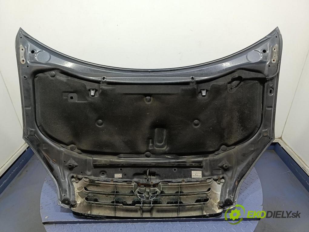 Toyota Avensis verso 2003 kapota přední: 