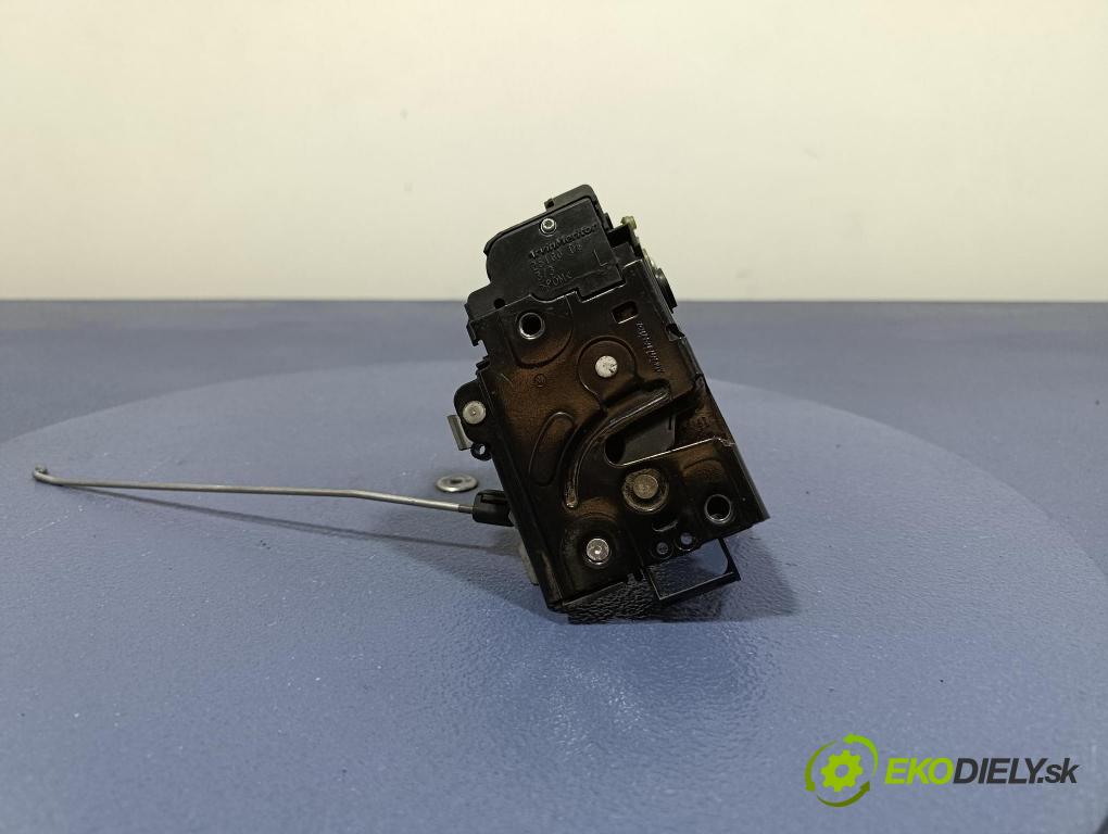 Skoda Praktik 2008 zámek dveře Zad: Levý: 5J7839015