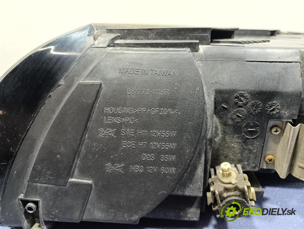 Volvo V50 2006 světlo v pravo: 373-1111R