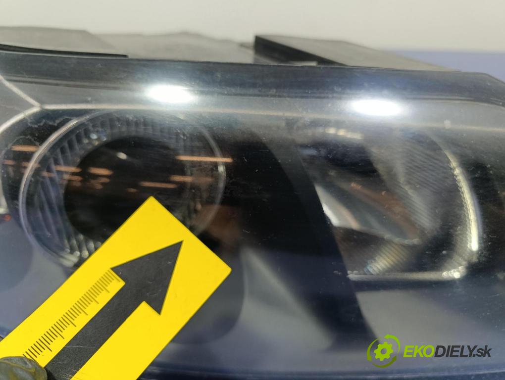 Volvo V50 2006 Reflektor: v pravo: 373-1111R