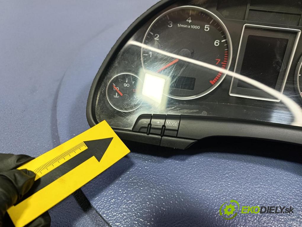 Audi A4 2005 prístrojovka/ budíky 8E0920901C