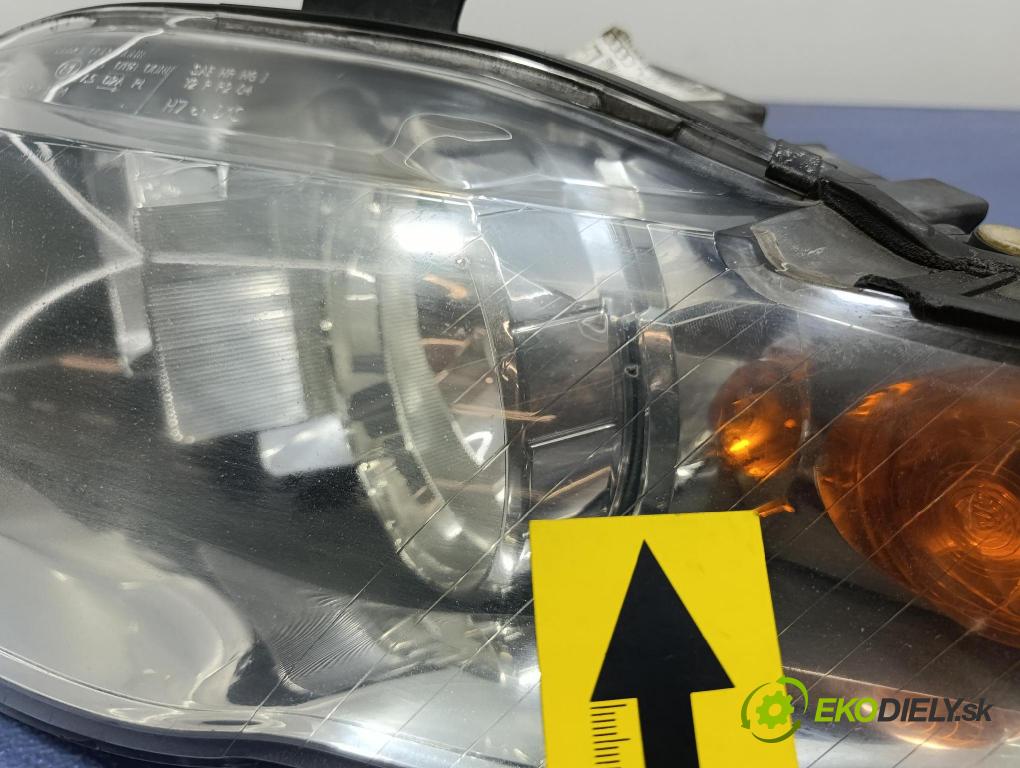 Audi A4 2005 Reflektor: Vľavo: 8E0941003AJ